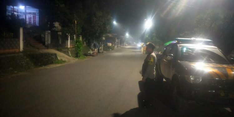 Anggota Polsek Rangkasbitung Polres Lebak Patroli Blue Light Cegah C3 Di Balong Ranca Lentah