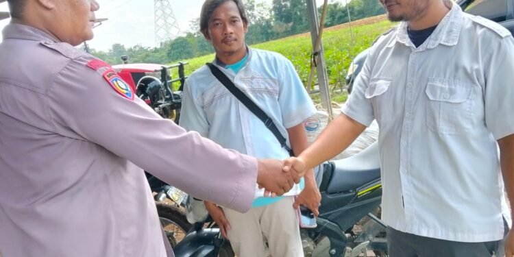 Bhabinkamtibmas Polsek Maja Polres Lebak Melaksanakan Sambang Dan Silaturahmi dan Sampaikan Pesan Kamtibmas