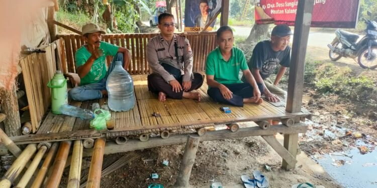 Tetap Humanis, KA SPKT 2 Polsek Cimarga Polres Lebak Sambangi Dan Silaturahmi Warga Cidahu Cimarga