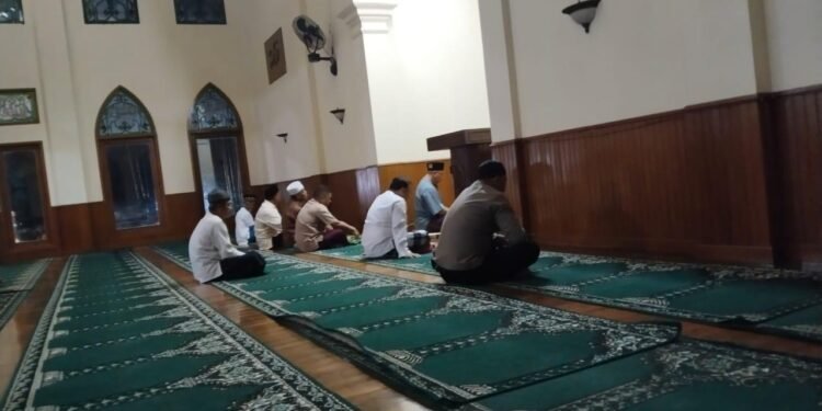 Sinergi Polisi dan Masyarakat: Ketahanan Sosial Inklusif Melalui Gerakan Subling di Cinangka