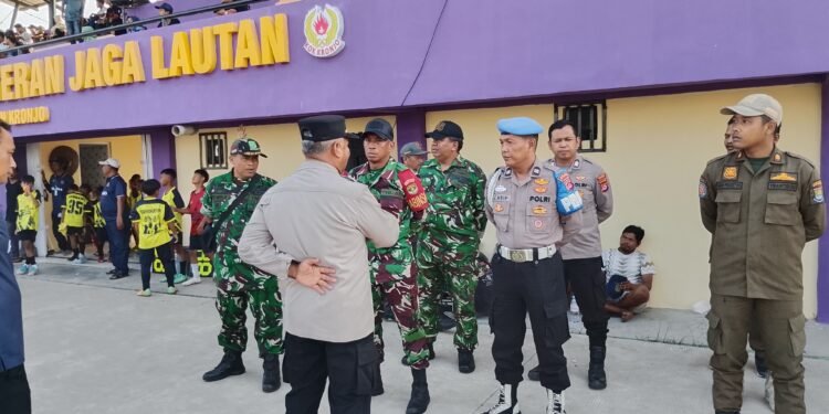 Polsek Kronjo Gelar Apel Pengamanan Turnamen Sepak Bola LINDA CUP 2025