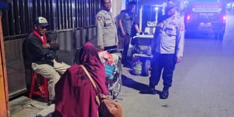 Memberantas kenakalan remaja, Polsek Kresek lakukan Patroli Mobile di Desa Kresek