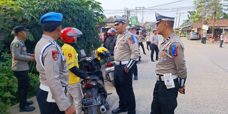 Wujudkan Tertib Lalu Lintas, Satlantas Polres Lebak Gelar Operasi Patuh Maung di Simpang Empat Kadu Agung