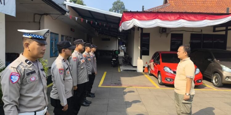 Apel Pagi Personel Polsek Cikupa Dipimpin Kanit Intelkam, Kapolsek Sampaikan Arahan Melalui Humas