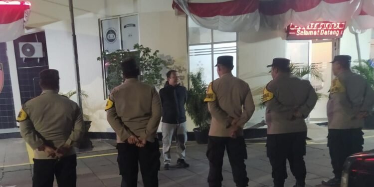 Polsek Cikupa Gelar Apel Ops Cipkon dan Patroli Malam, Pastikan Keamanan Warga