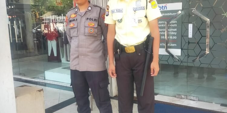 Antisipasi Gangguan Kamtibmas,Polsek Rangkasbitung Polres Lebak Patroli Ke Bank BTN