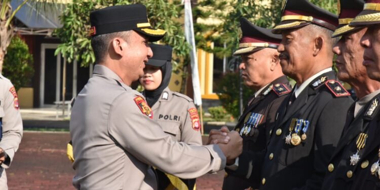 Kapolres Lebak Pimpin Upacara Wisuda Purnabhakti Personel Polres Lebak