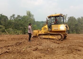 Cek Progres Kesiapan Lahan, Kapolsek Cimarga Polres Lebak Kontrol Lahan Untuk Tanam Jagung