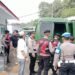 Polisi Amankan Keberangkatan Terdakwa Charlie Chandra Menuju Sidang Vonis di PN Tangerang