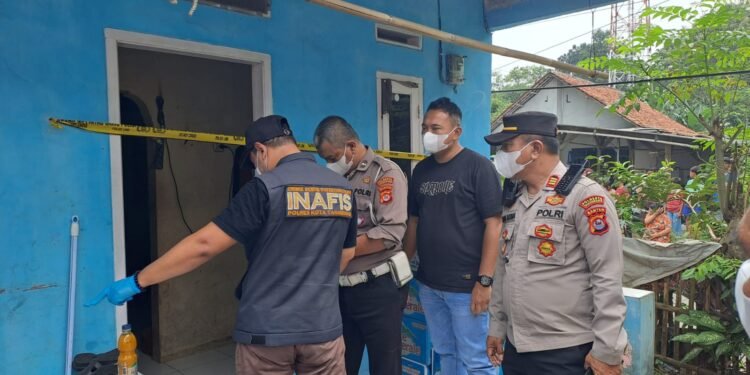 Warga Temukan Penghuni Kontrakan Sudah Meninggal, Polsek Tigaraksa Bawa Jenazah ke RS