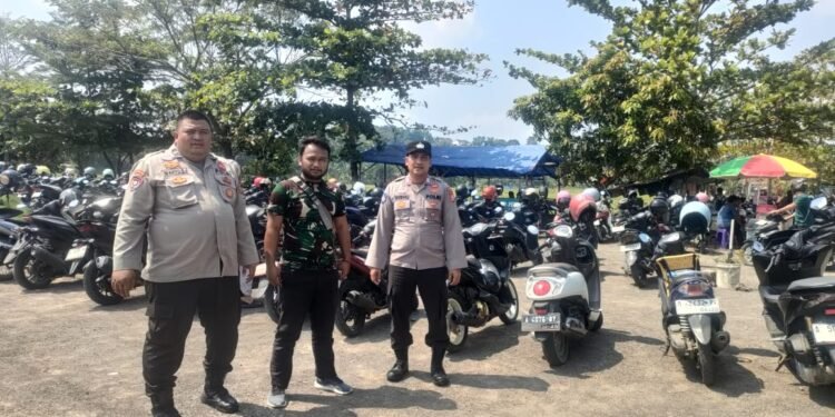 Cegah C3,Anggota Polsek Rangkasbitung Polres Lebak Pantau Tempat Parkiran
