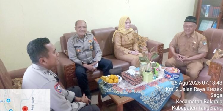 Police Goes To School Kanit Binmas Polsek Balaraja Polresta Tangerang Menjadi Pembina Upacara Bendera di SMPN 2 Balaraja