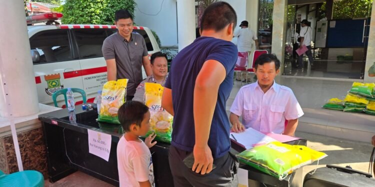 Polresta Tangerang Gelar Gerakan Pangan Murah, 1,2 Ton Beras Ludes Terjual