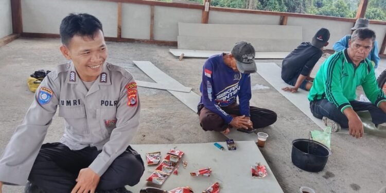 Giat  Bahbinkamtibmas Polsek Cimarga Polres Lebak Sambang kepada Masyarakat
