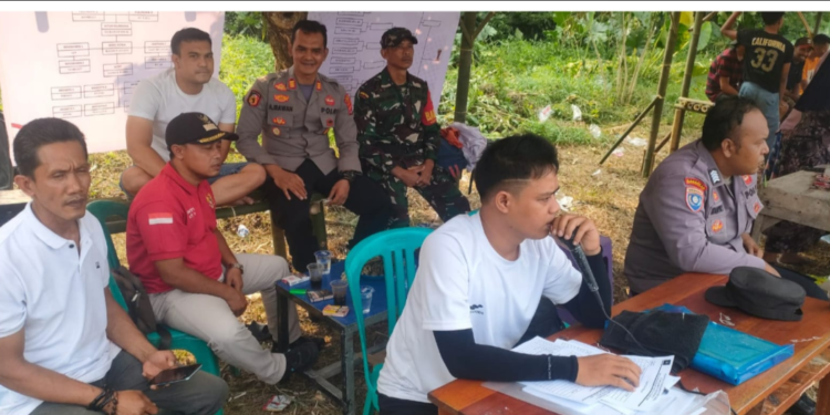Kapolsek Rangkasbitung Polres Lebak Bersama Personil Hadiri Pembukaan Turnamen Sepak Bola Turnamen Desa Kolelet Wetan Cup 2025