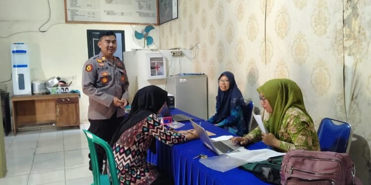 Perkuat Sinergitas Polri Dengan Perangkat Desa, Kapolsek Cimarga Polres Lebak Polda Banten Sambang Dan Silaturahmi Ke Kantor Desa Sangkanmanik