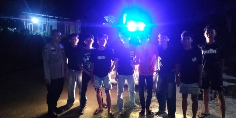 Humanis, Kanit Samapta Polsek Cimarga Polres Lebak Hampiri Pemuda Yang Sedang Nongkrong Di Warung Cimarga