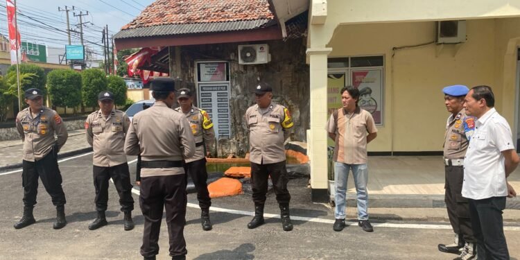 Polsek Kronjo Gelar Apel Siaga 1 Jaga Kondusifitas