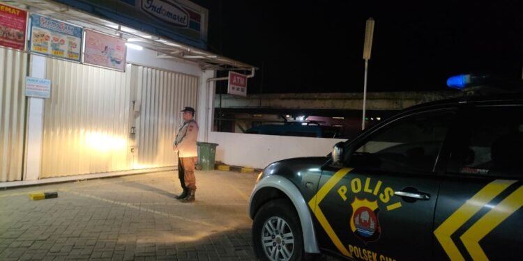 Anggota Polsek Cimarga Polres Lebak Melaksanakan Giat Patroli Malam