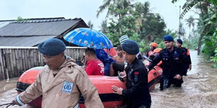 Banjir dan Longsor di Bali, Polri Bantu Evakuasi Warga Terdampak