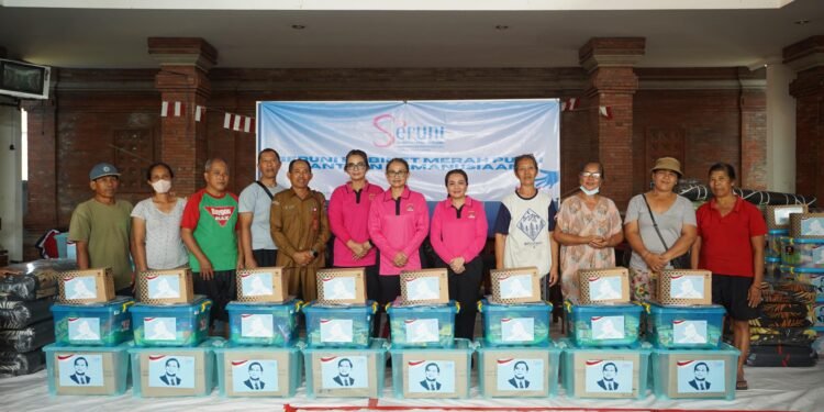 Peduli Sesama, Ketua Umum Bhayangkari Salurkan Bantuan untuk Masyarakat Terdampak Banjir di Bali