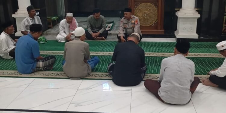 Kanit Binmas Polsek Panongan Tingkatkan Keharmonisan Dengan Masyarakat Melalui Kegiatan Subuh Keliling