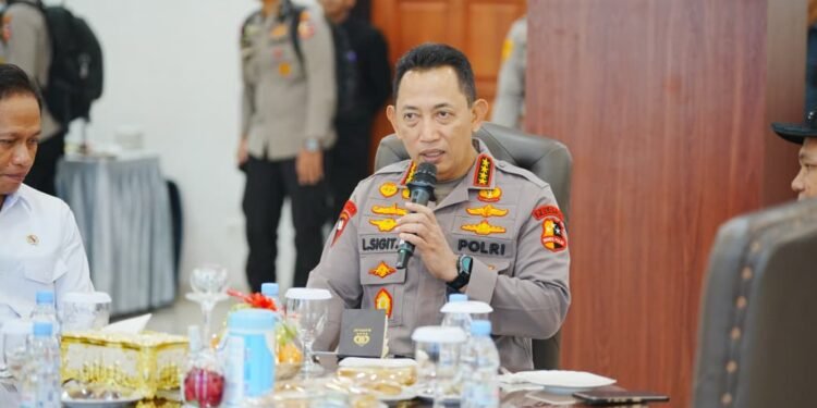 Kapolri Tegaskan Kehadiran Polisi Kawal Demokrasi, Bukan Batasi untuk Pendapat
