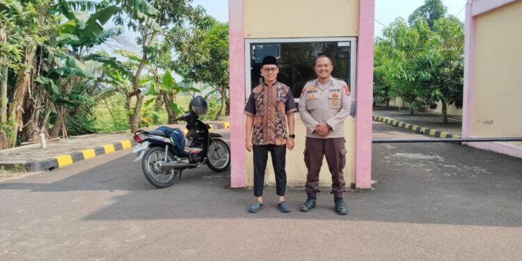 Bhabinkamtibmas Polsek Rangkasbitung Polres Lebak Sambangi Pembimbing Ponpes Ad’Dakwah Mubarokah