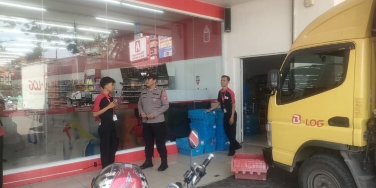 Kanit Sabhara Polsek Rangkasbitung Polres Lebak Patroli Ke Alfamidi