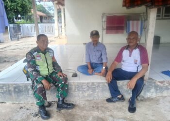 Kanit Binmas Polsek Rangkasbitung Polres Lebak dan Babinsa Giat Silaturahmi Ke Rumah Kades Cimangeunteung