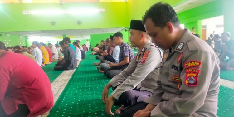 KSPKT I Polsek Rangkasbitung Polres Lebak Melaksanakan Giat Jumling Di Masjid Agung Al-A’Raf Rangkasbitung