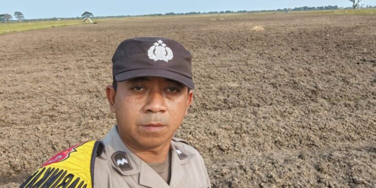 Polsek Kronjo Kawal Program Ketahanan Pangan di Mekar Baru