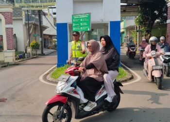 Viral pengemudi Sepada motor Ibu-ibu tidak Pakai helm