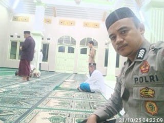 Mempererat Tali Silaturahmi Dengan Tokoh Agama,Polsek Rangkasbitung Polres Lebak Melaksanakan Sholat Subuh Keliling