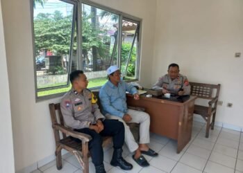 Kapolsubsektor Cikupamas Silaturahmi dan Layani Warga Pasir Gadung