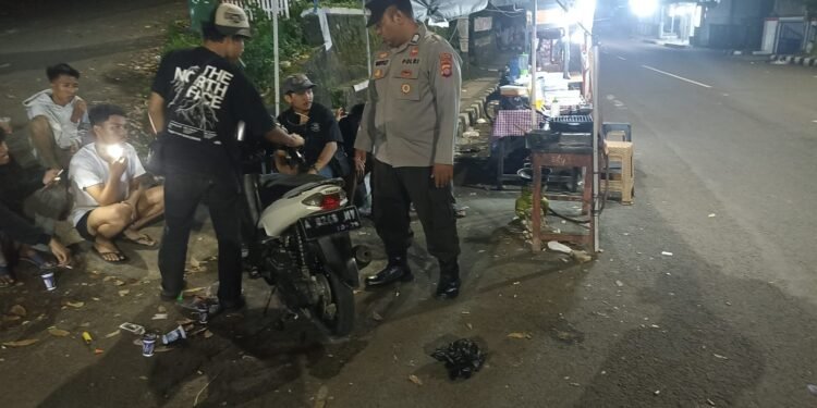 Hampiri Remaja Nongkrong,Polsek Rangkasbitung Polres Lebak Giat Patroli dan Berikan Imbauan Kamtibmas