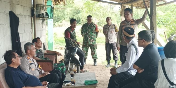 Polsek Panongan Gelar Sambang & NGARIUNG, Perkuat Sinergitas dan Keamanan Lingkungan di Desa Ranca Iyuh