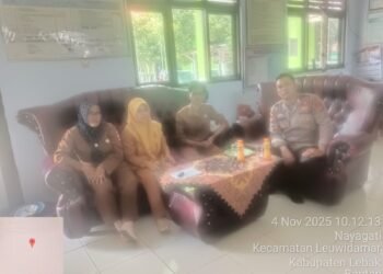 Selalu aktif Jaga Silaturahmi, anggota Polsek Leuwidamar laksanakan patroli dialogis sambangi Sekolah SDN 3 Nayagati