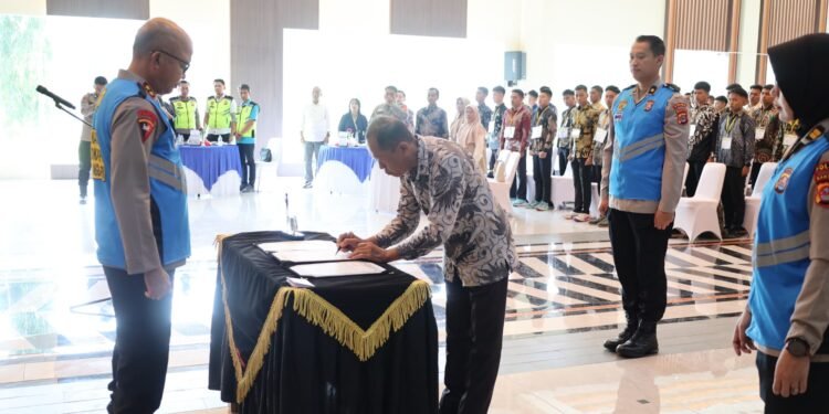320 Calon Bintara Brimob Panda Polda Banten Disumpah dan Menandatangani Pakta Integritas