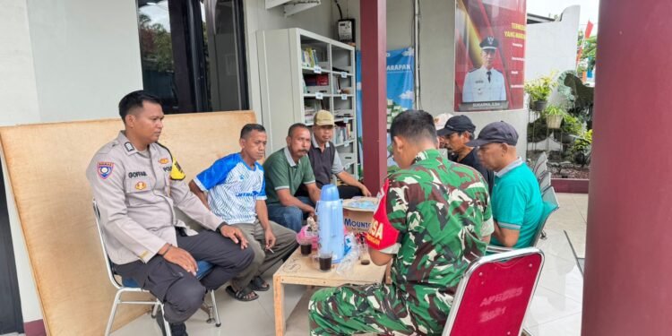 Polsek Panongan Gelar Program “Tongkrongan Sembari Ngopi” Bersama Komunitas Buruh Topi Bambu, Perkuat Kedekatan Polisi dan Masyarakat