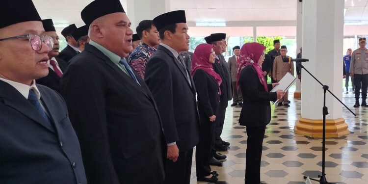 Bupati Lebak, Moch. Hasbi Asyidiki Jayabaya.SH.Lantik 22 Pejabat Baru