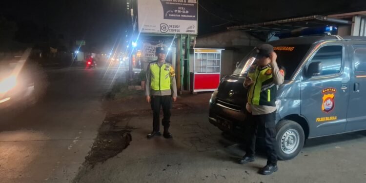 Polsek Balaraja Tingkatkan Keamanan Lewat Cipkon Patroli KRYD Malam di Wilayah Hukum Polresta Tangerang 